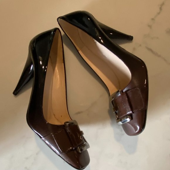 prada patent leather pumps w/ buckle - Picture 6 of 9